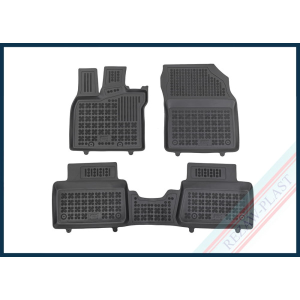 Kummist jalamatid Lexus LBX Hybrid (HEV), 4x2 (FWD), 4x4 (AWD) alates 2023a.