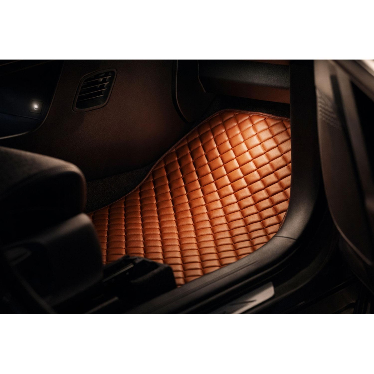 Ekonahast matid QuiltyMats JEEP GRAND CHEROKEE 2005-2010a. (Pruun / pruunid õmblused)