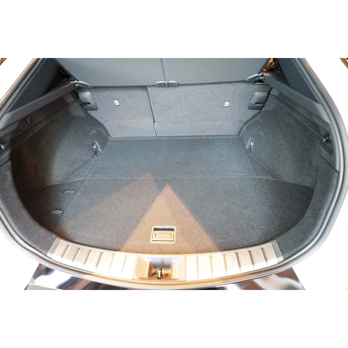 Pagasiruumi vaip Lexus RZ 450e (electric) alates 2023a. (without subwoofer, Mark Levinson Premium audio sistem) Pagasiruumi vaip Lexus RZ 450e (electric) alates 2023a. (without subwoofer, Mark Levinson Premium audio sistem)