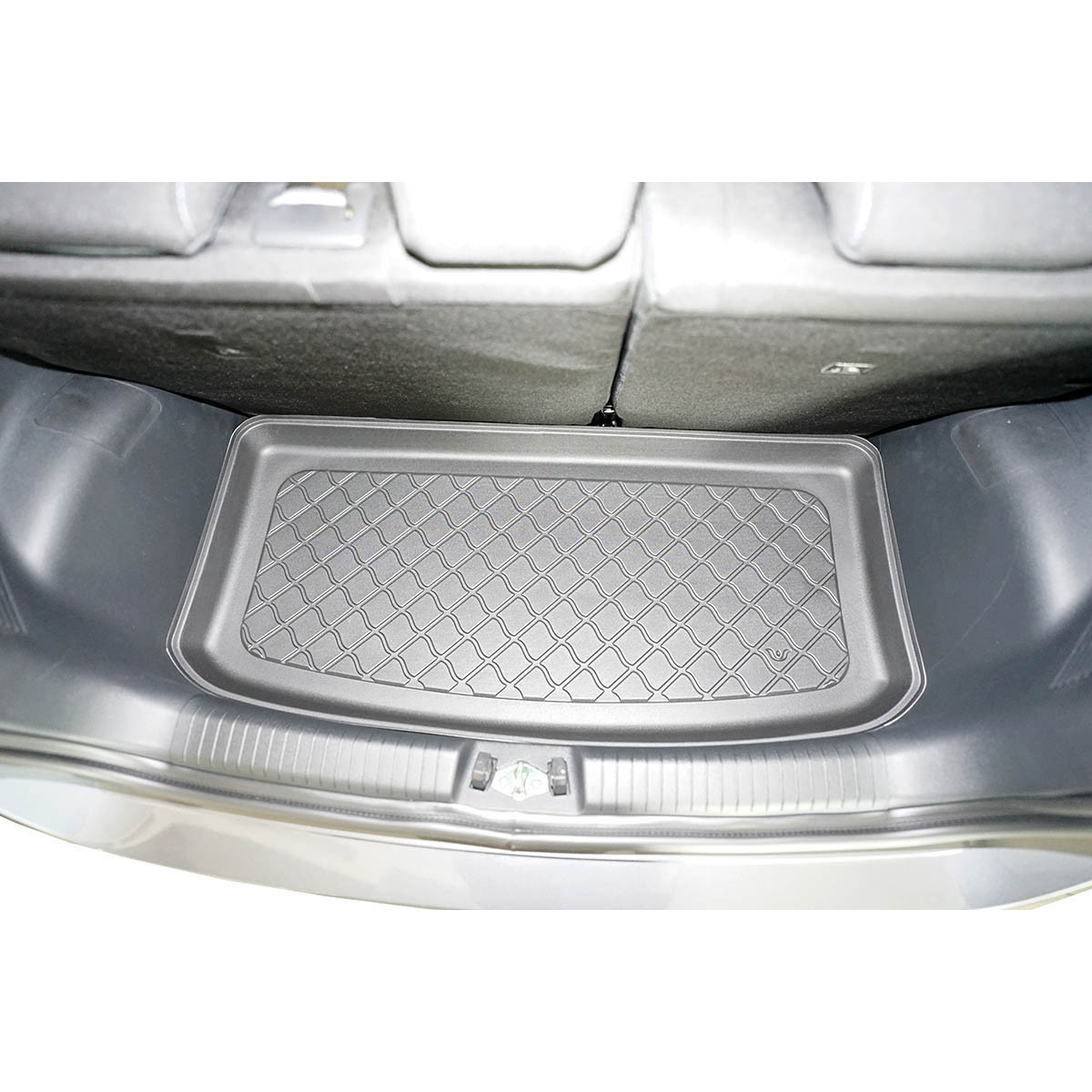 Pagasiruumi vaip Hyundai i10 alates 2020a. (alumine osa) Pagasiruumi vaip Hyundai i10 alates 2020a. (alumine osa)