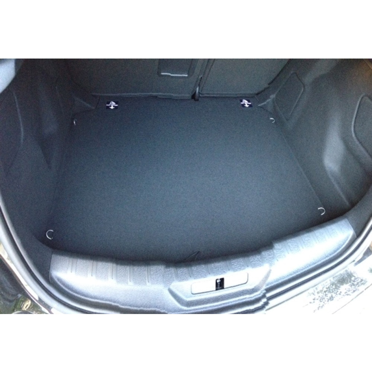Pagasiruumi vaip Peugeot 308 Hatchback 2013-2021a. Pagasiruumi vaip Peugeot 308 Hatchback 2013-2021a.