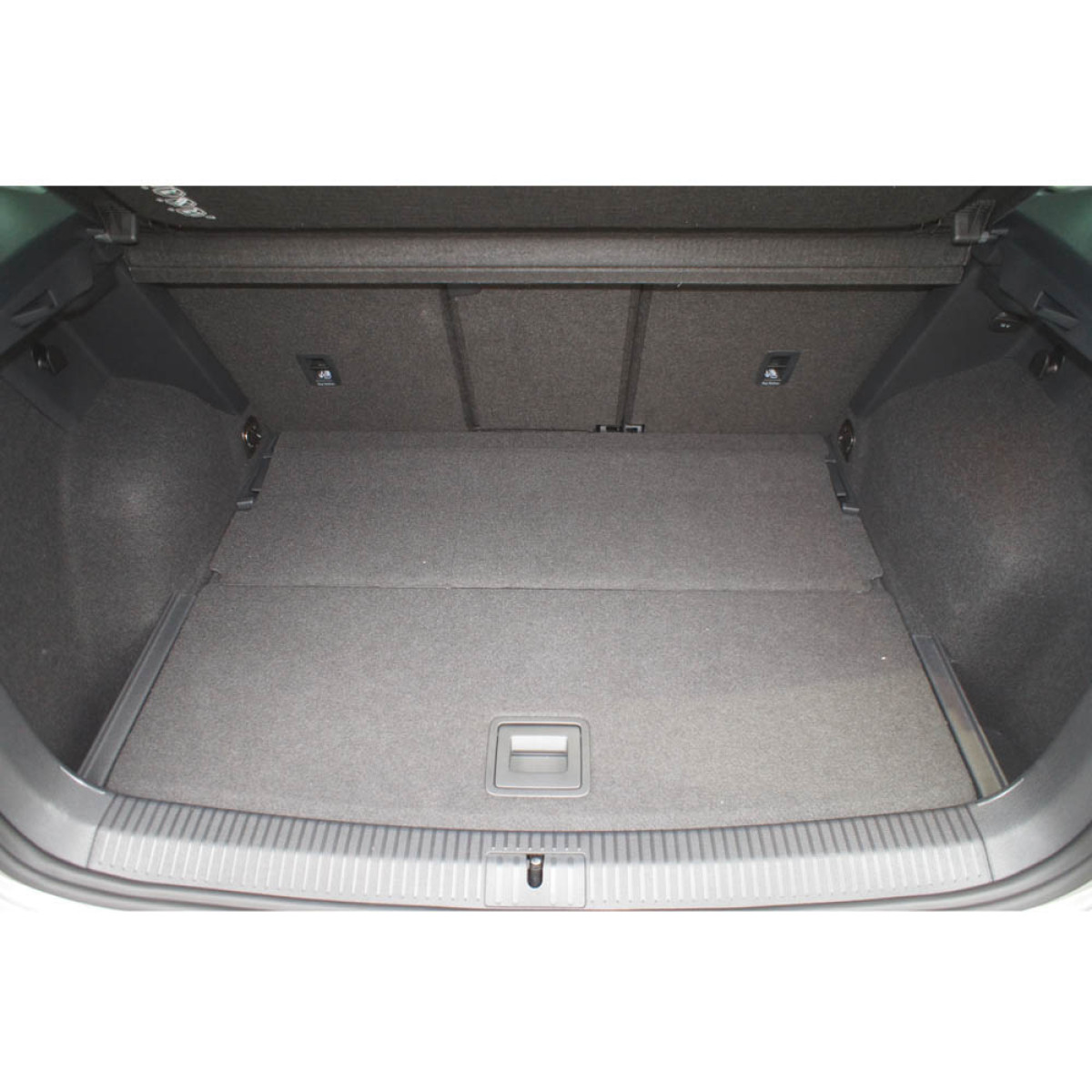 Pagasiruumi vaip Volkswagen Golf 7 Sportsvan 2014-2020a. Pagasiruumi vaip Volkswagen Golf 7 Sportsvan 2014-2020a.