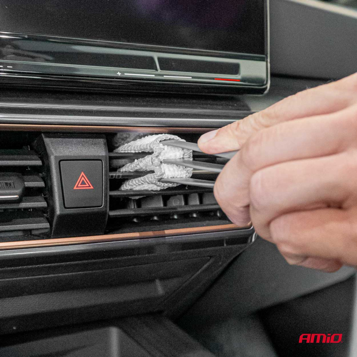 Ventilatsioonivõrede puhastamise hari AMIO-02607