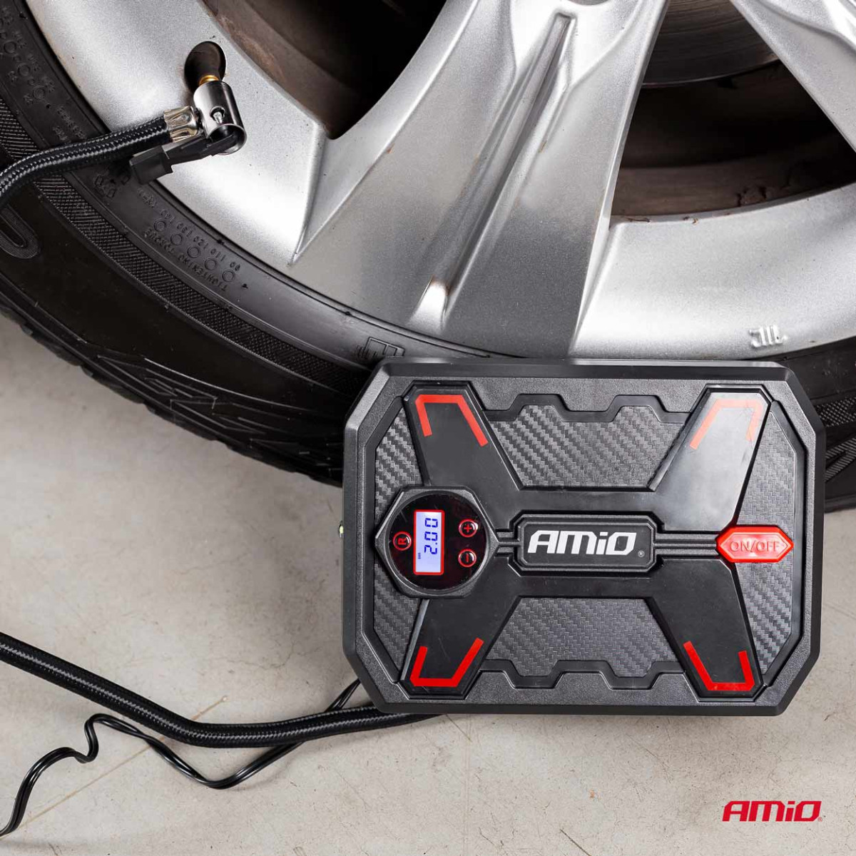 Autokompressor 12V digitaalse manomeetri ja LED-iga, AMIO-02384