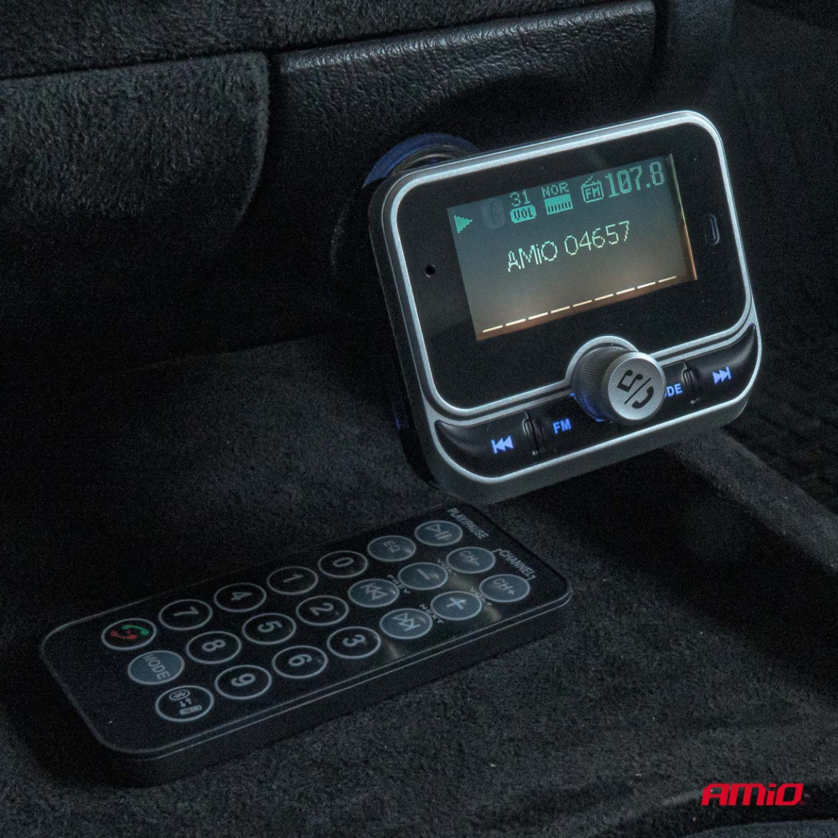Auto FM-saatja puldiga, 2×USB-A 12V 24V AMIO-04657