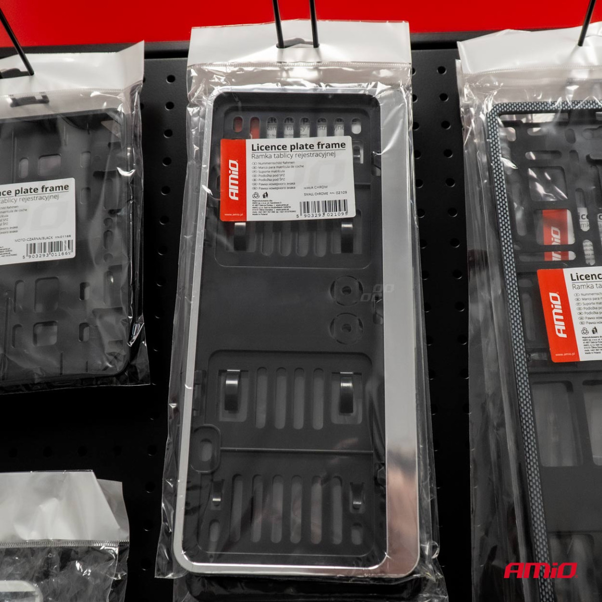 Väike numbrimärgi hoidik – must kroom, USA, AMIO-02109