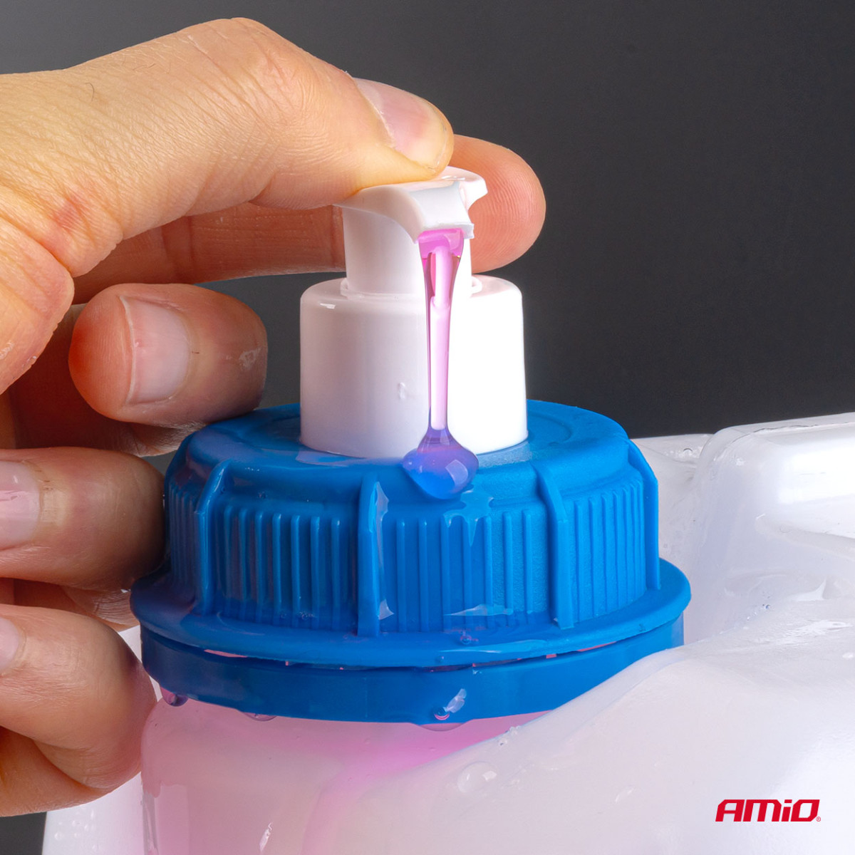 Plastikust veepaak kraani ja seebidosaatoriga, 10 l, AMIO-05146