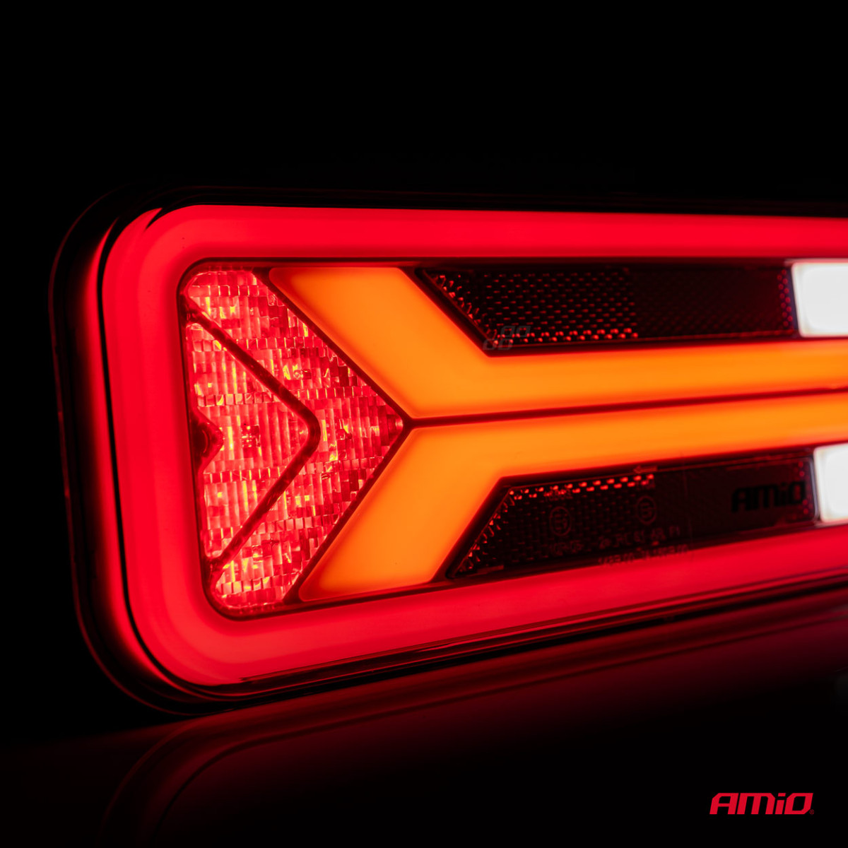 Multifunktsionaalne LED-tagatuli RCL-09-L dünaamiline, vasak