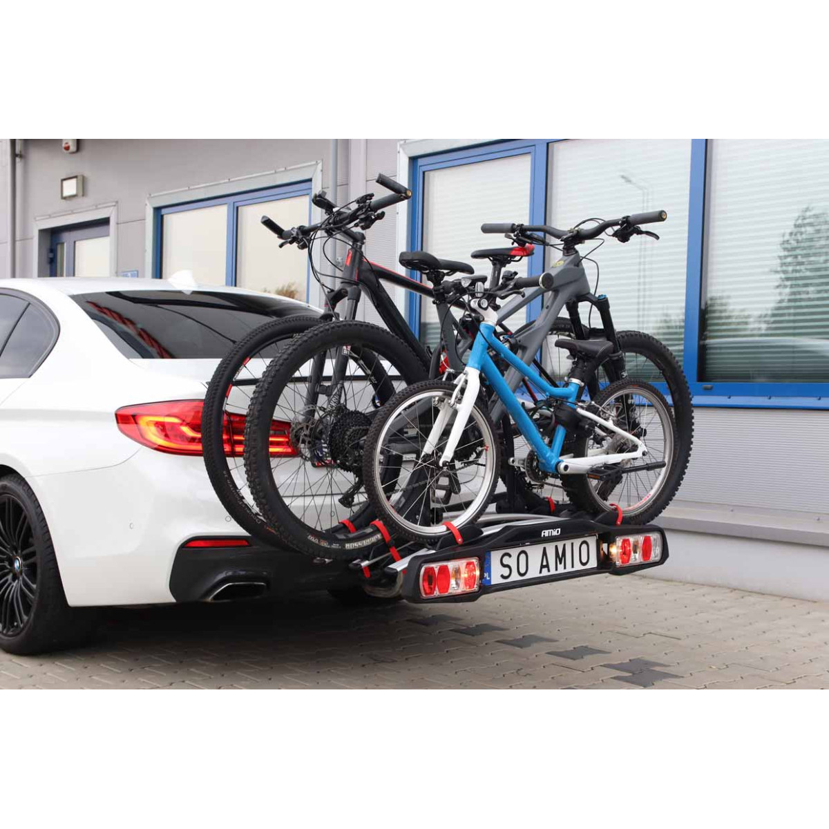 Auto jalgrattahoidik konksu otsas, 3 jalgrattale TBC-01/3