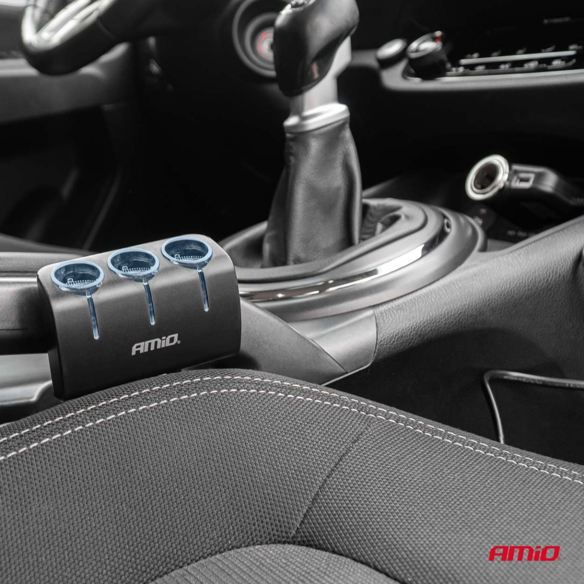 Kolme pesaga pikendusjuhe laadijaga 1x USB-A + 1x sigaretisüütaja 12/24V 120W 80 cm AMIO-04360