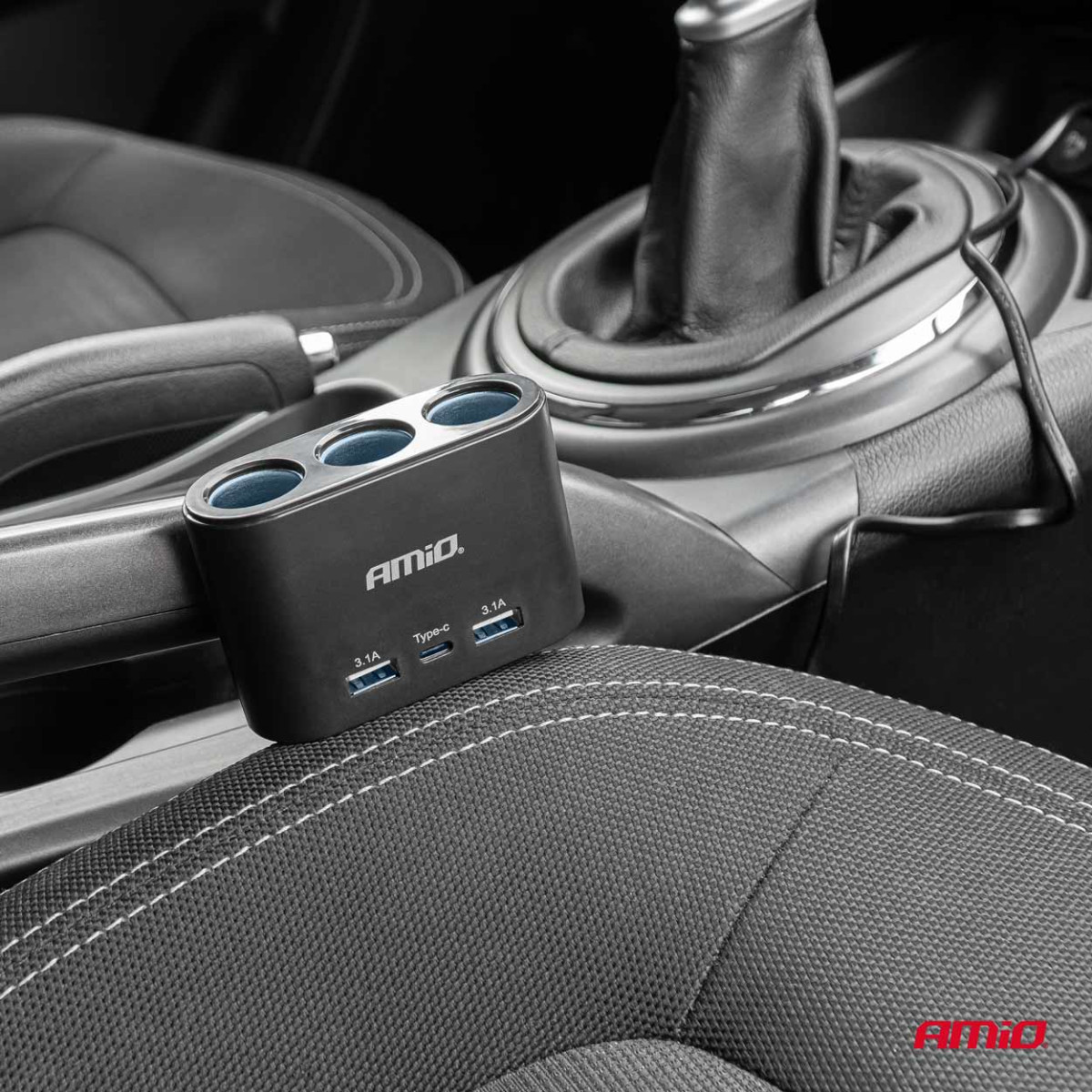 Kolme pesaga pikendusjuhe laadijaga 2x USB-A + 1x USB-C 12/24V 120W 70 cm AMIO-04361