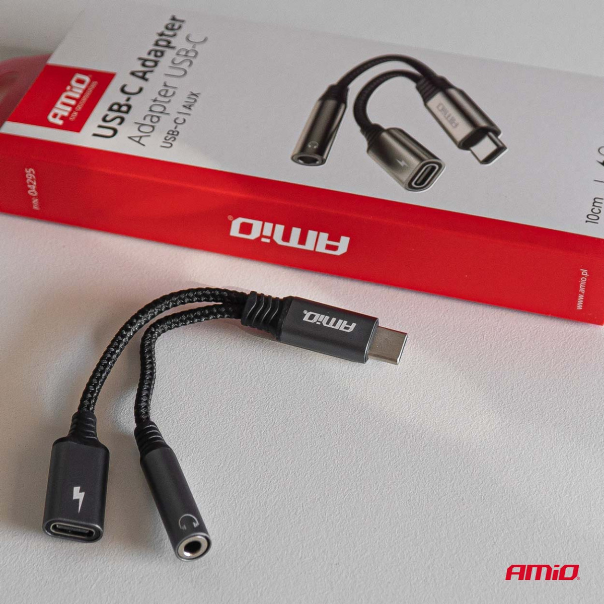 USB-C - USB-C + 3,5 mm minipesa (emane) adapter 10 cm AMIO-04295